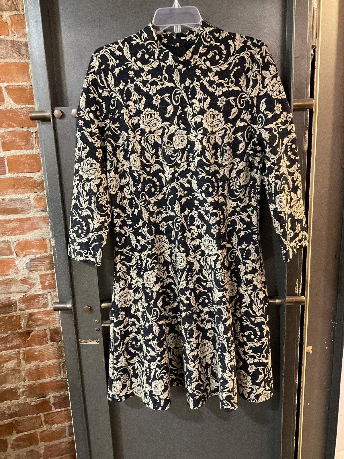 CREAM/BLACK FLORAL PAPILLON DRESS M
