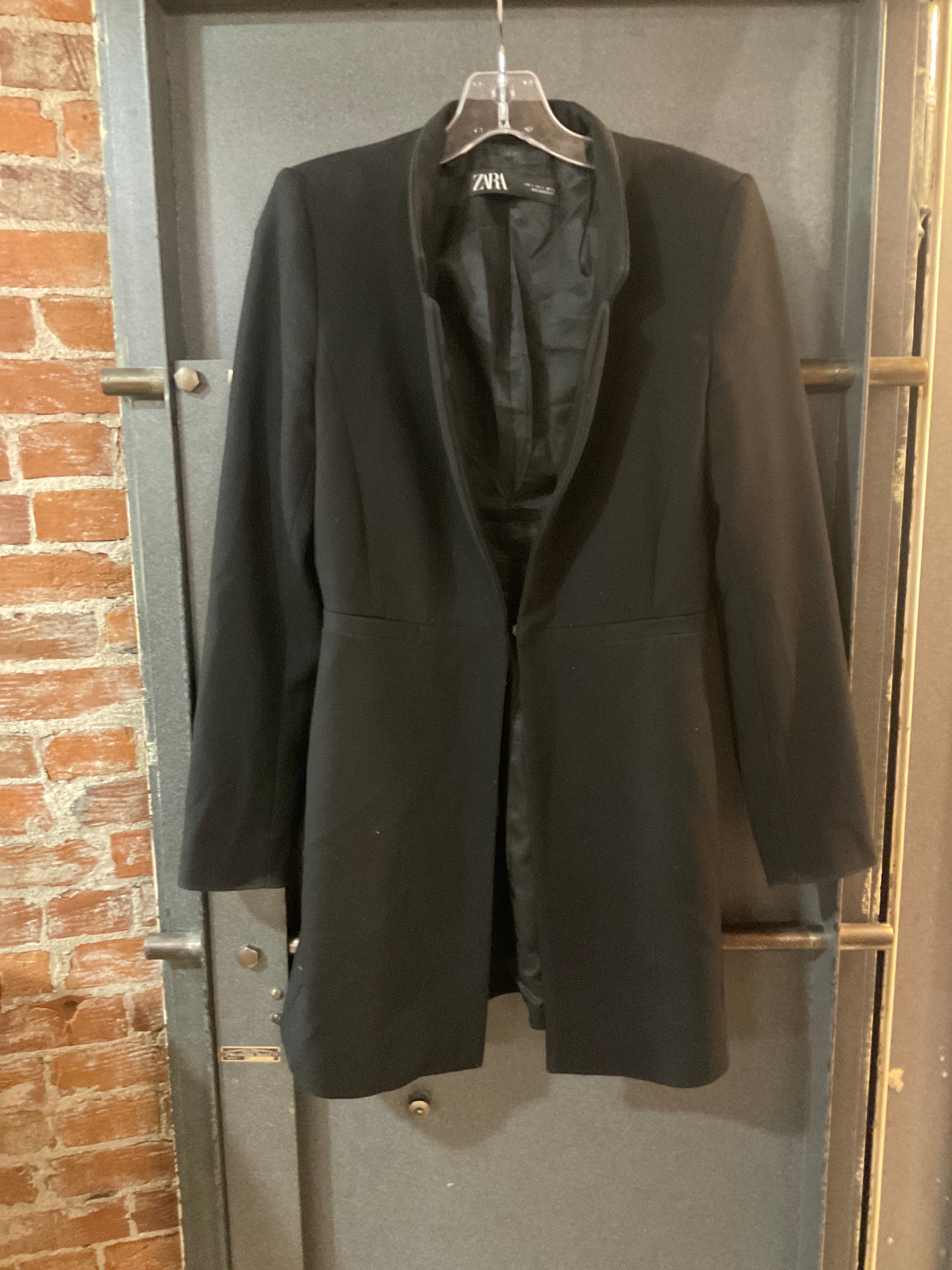 BLACK ZARA BLAZER SMALL