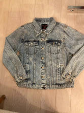 Load image into Gallery viewer, {{ClientCode}} DENIM Black label DENIM JACKET, M
