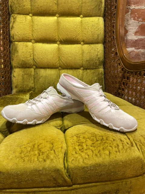 PINK/TAN SKECHERS SHOE 9