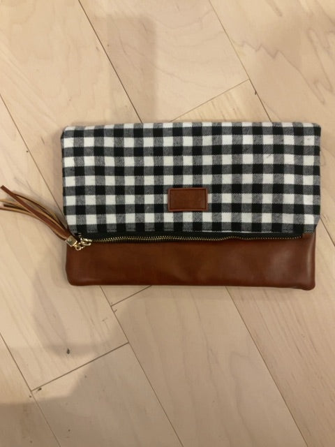 BLK/WHT PLAID FUNKY MONKEY CLUTCH PURSE