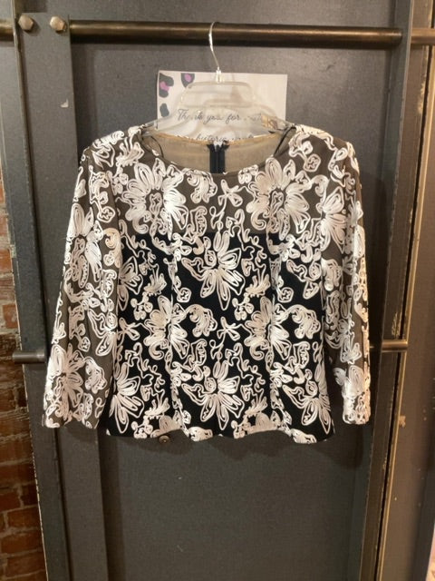 BLACK/WHITE ALEX EVENINGS TULLE FLOWER DESIGN BLOUSE LONG SLEEVE SHIRT M
