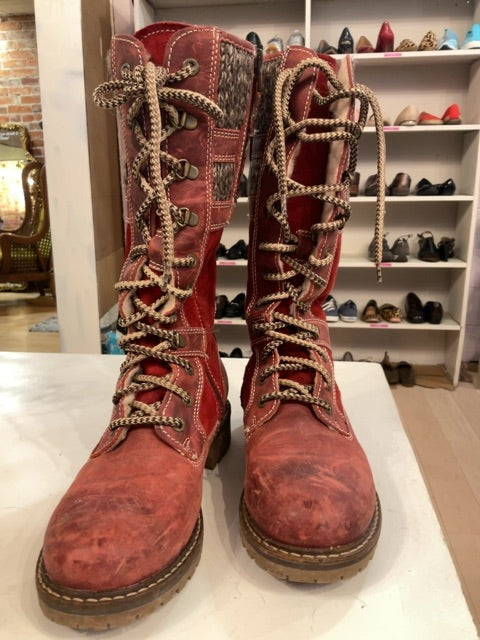 {{ClientCode}} RED BOS & CO BOOTS, 38