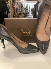 Load image into Gallery viewer, {{ClientCode}} METALLIC SILVER FRANCO SARTO PUMPS, 8.5
