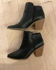 BLACK A.N.A. New Approach ANKLE BOOT 8.5
