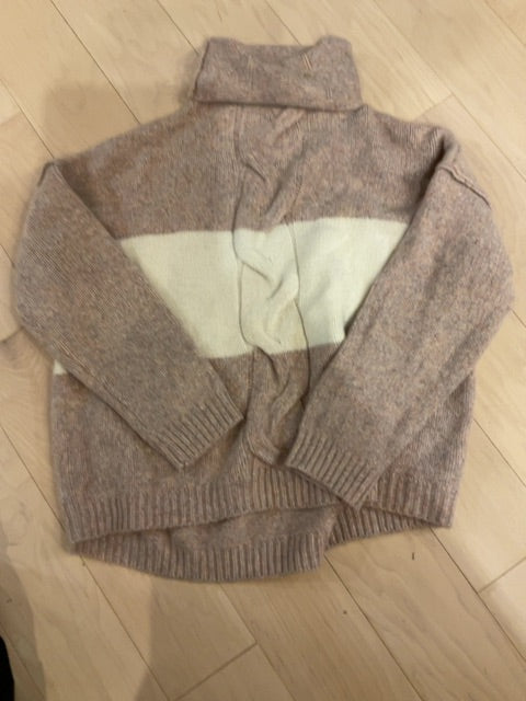 Pink/wht O &amp; O TURTLENECK SWEATER M