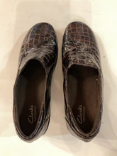 Load image into Gallery viewer, {{ClientCode}} BROWN CLARKS FAUX CROC LOAFER, 10
