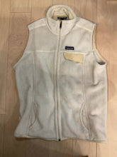 Load image into Gallery viewer, {{ClientCode}} GREY PATAGONIA VEST, XL
