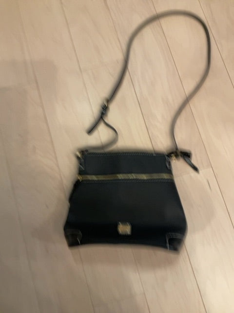 {{ClientCode}} BLACK DOONEY & BOURKE CROSSBODY PURSE