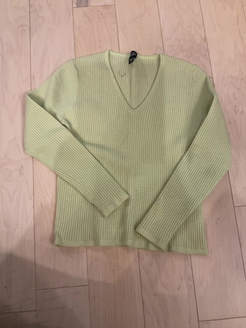 lime green EILEEN FISHER VNECK SWEATER M
