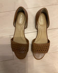 TAN TALBOTS OPEN TOE FLAT 7