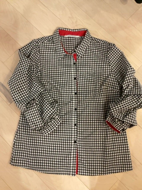 BLK/WHT PLAID INSIGHT RUFFLE SLEEVE SHIRT L