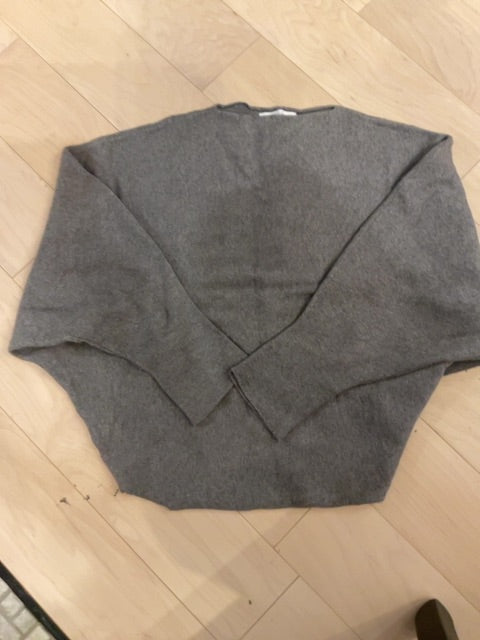 GREY Six Fifty Dolman SWEATER L