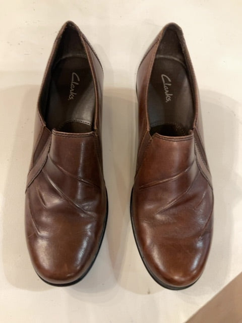 {{ClientCode}} BROWN CLARKS SHOE, 9