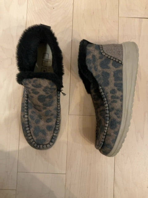 LEOPARD HEY DUDE SHOE 9