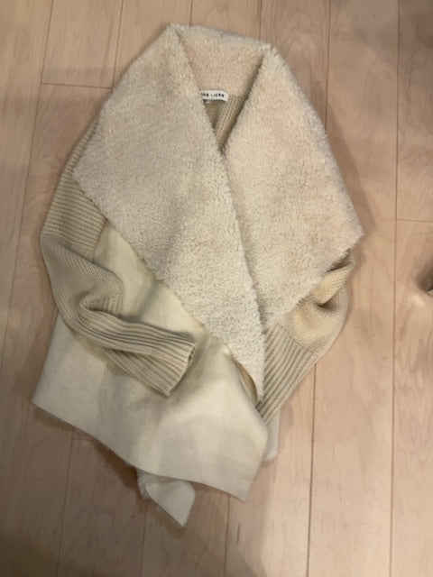 {{ClientCode}} CREAM JOHN & JENN JACKET, XS