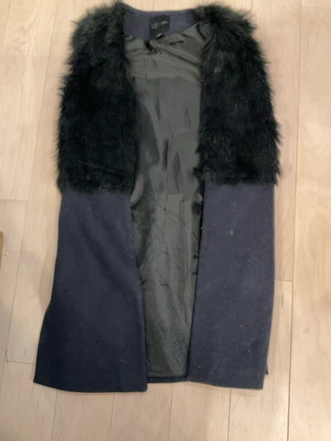 {{ClientCode}} BLACK RD STYLE FUR VEST, S