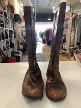 Load image into Gallery viewer, {{ClientCode}} BROWN BORN BOOTS, 6.5
